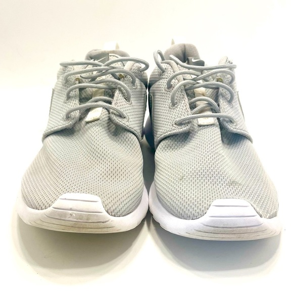 Nike Roshe One (GS) Wolf Grey White Youth Size 6Y 599728-028 Running - Picture 7 of 9